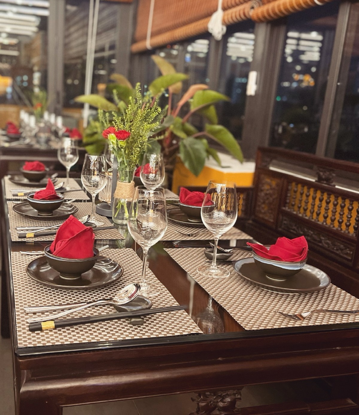 Restaurant & SkyBar