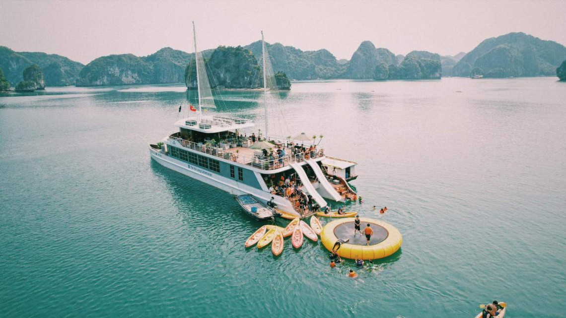 LUXURY DAY TOUR TO HALONG BAY